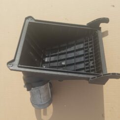 Gaisa filtra korpusa vāks priekš AUDI A4 2005