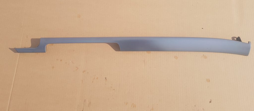 Mērinstrumentu paneļa dekoratīvā uzlika priekš AUDI A4 2005 1 Mērinstrumentu paneļa dekoratīvā uzlika priekš AUDI A4 2005