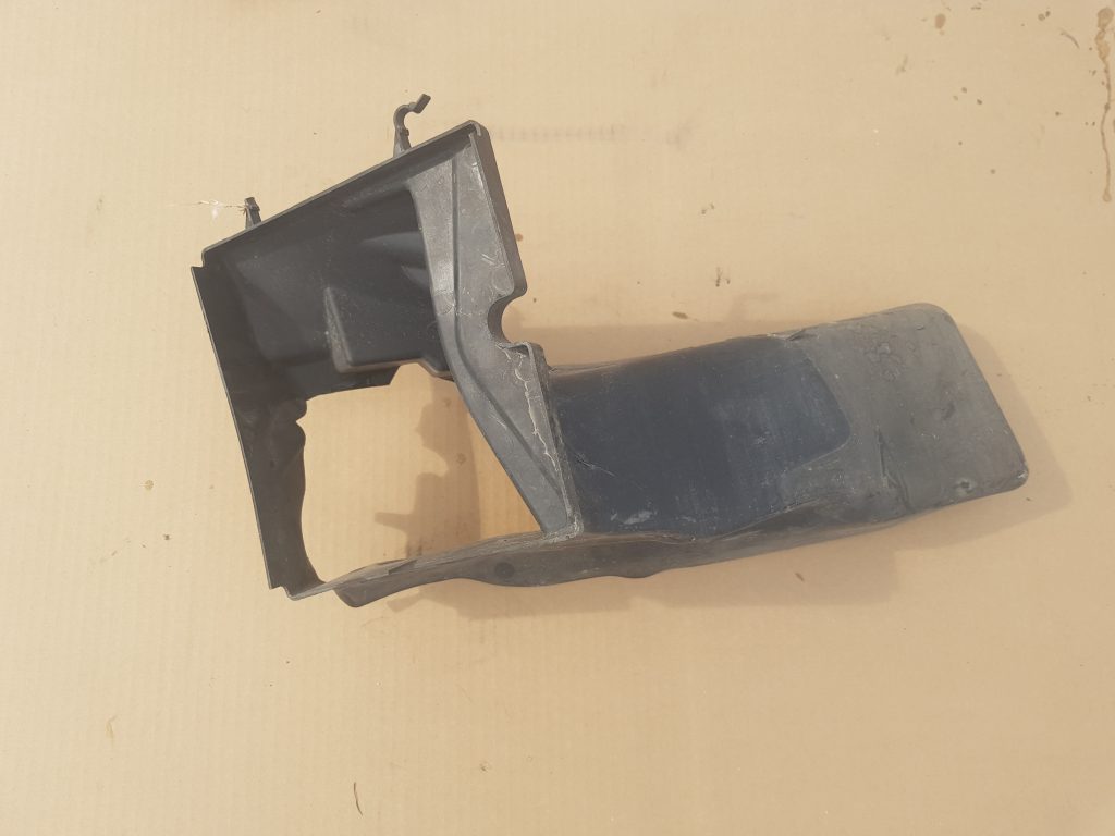 Ieplūdes gaisa deflektors/Difuzors priekš AUDI A4 2005 1 Ieplūdes gaisa deflektors/Difuzors priekš AUDI A4 2005