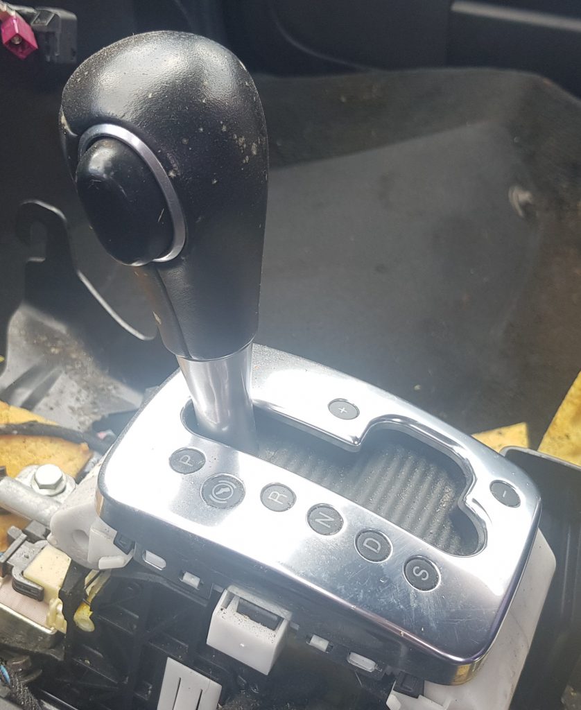 Ātrumu pārslēgšanas slēdzis priekš AUDI A4 2005 1 Ātrumu pārslēgšanas slēdzis priekš AUDI A4 2005