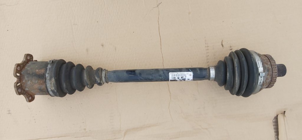 Pusass priekšējā kreisā priekš AUDI A4 2003