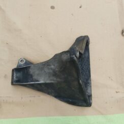 Dzinēja kronšteins priekš AUDI A4 2003