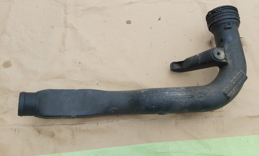 Interkulera caurule priekš AUDI A4 2003 1 Interkulera caurule priekš AUDI A4 2003