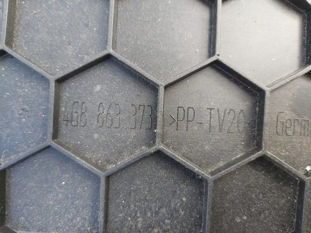 Bagāžnieka nodalījuma plastmasa priekš AUDI A7 2011 SPORTBACK 2 Bagāžnieka nodalījuma plastmasa priekš AUDI A7 2011 SPORTBACK