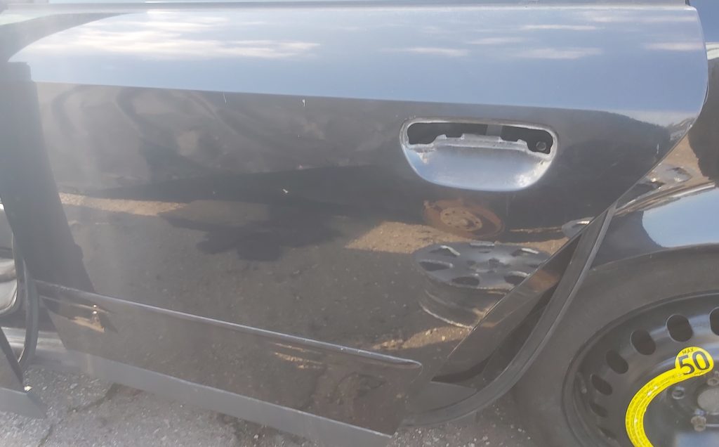 Aizmugurējās kreisās durvis priekš AUDI A4 2004