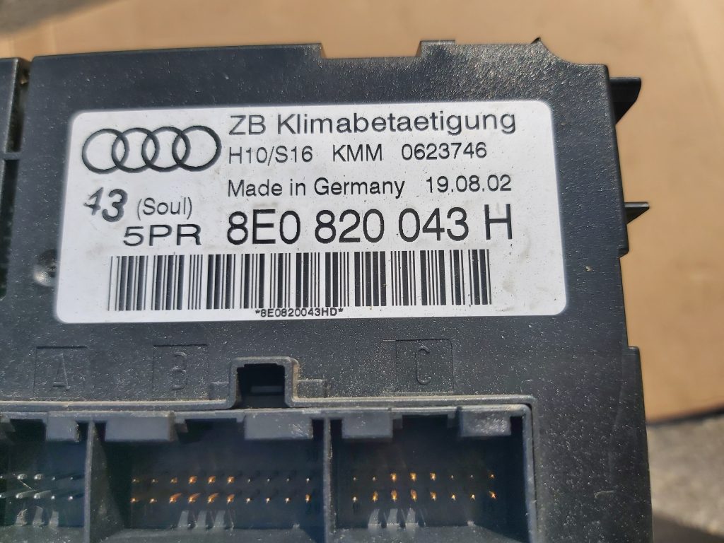 Klimata kontroles bloks priekš AUDI A4 2004