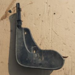 Priekšējais dubļusargs priekš AUDI A4 2004