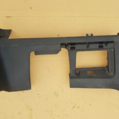 Mērinstrumentu paneļa apdare (zem stūres) priekš VW GOLF 2014