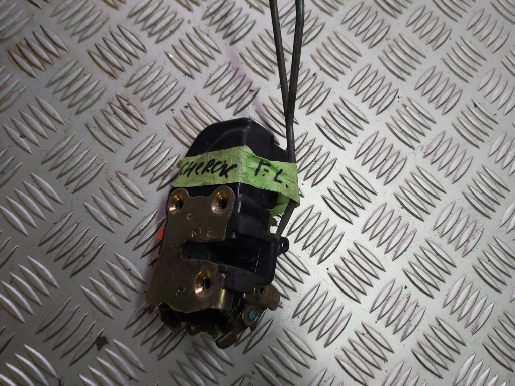 Priekšējo kreiso durvju slēdzene priekš JEEP GRAND CHEROKEE 2004 2 Priekšējo kreiso durvju slēdzene priekš JEEP GRAND CHEROKEE 2004