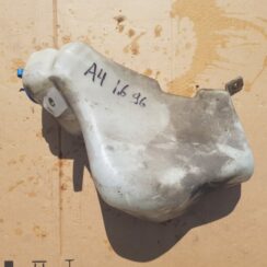 Mazgātāja šķidruma tvertne priekš AUDI A4 1996