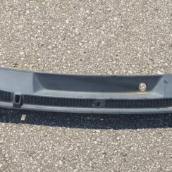 Vējstikla uzlikas (deflektora) režģis priekš ŠKODA FABIA 2003