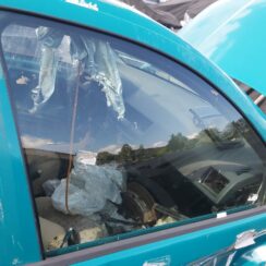 Priekšējo labo durvju stikls priekš ŠKODA FABIA 2003