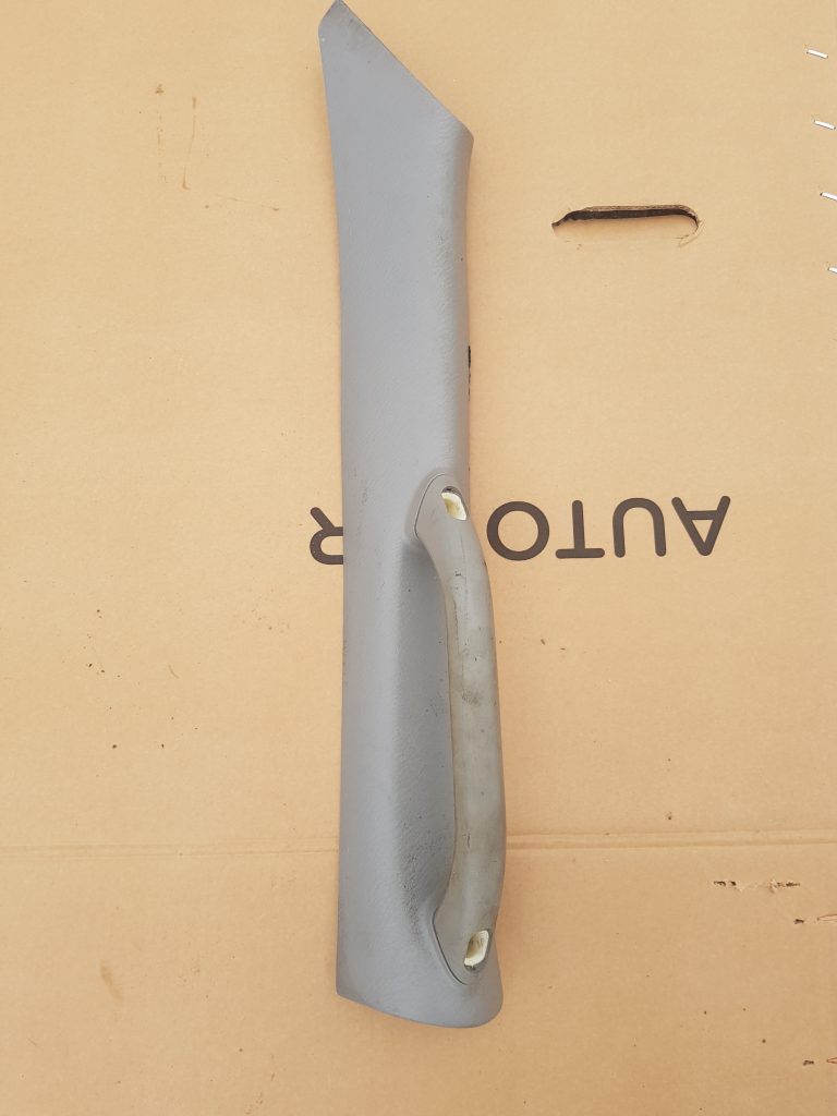 Priekšējas salona statnes apdare priekš JEEP GRAND CHEROKEE 2004