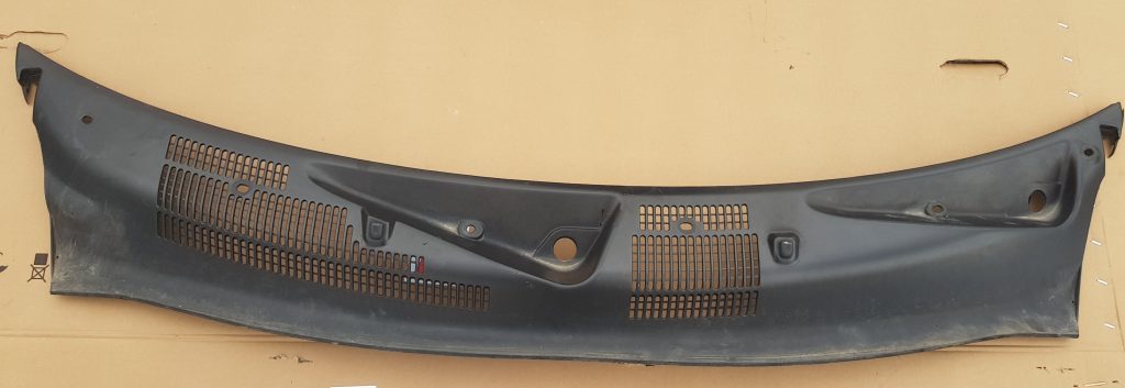 Vējstikla uzlikas (deflektora) režģis priekš JEEP GRAND CHEROKEE 2004