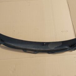 Vējstikla uzlikas (deflektora) režģis priekš VOLVO V70 2002 SILVER