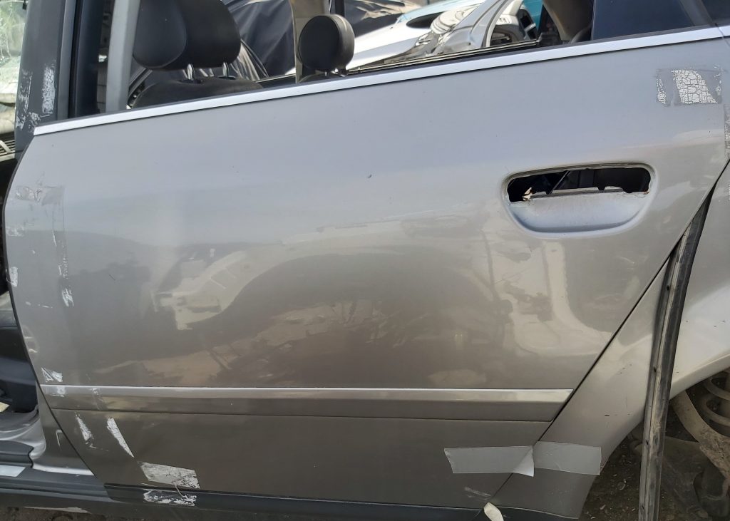 Aizmugurējās kreisās durvis priekš AUDI A6 AVANT 2003