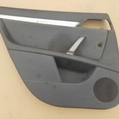 Aizmugurējo kreiso durvju apdare priekš PEUGEOT 407 2004