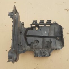 Akumulatora stiprināšanas korpuss priekš PEUGEOT 407 2004