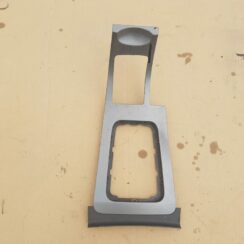 Dekoratīvs rāmis pārnesumu selektoram priekš PEUGEOT 407 2004