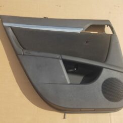 Aizmugurējo kreiso durvju apdare priekš PEUGEOT 407 2005