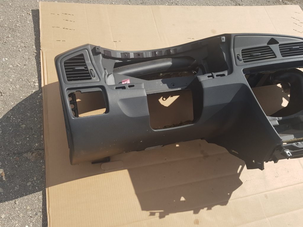 Mērinstrumentu panelis priekš VOLVO XC70 2004