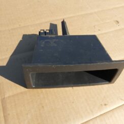 Centrālās konsoles nodalījums priekš VW PASSAT 2007 UNIVERSAL SILVER