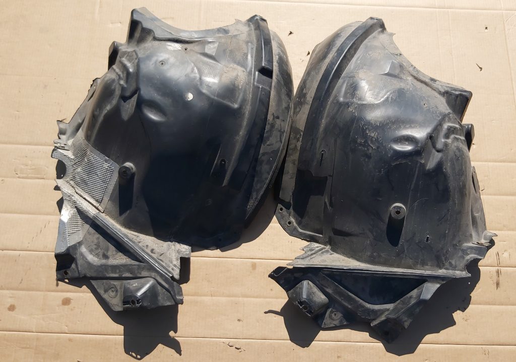 Priekšējais kreisais paspārns priekš MERCEDES BENZ E250 W212 2014 1 Priekšējais kreisais paspārns priekš MERCEDES BENZ E250 W212 2014