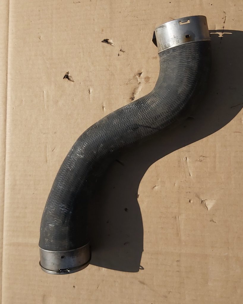 Interkulera caurule priekš MERCEDES BENZ E250 W212 2014