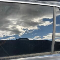 Aizmugurējo kreiso durvju stikls priekš VOLVO XC90 2004