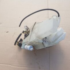 Mazgātāja šķidruma tvertne priekš VOLVO XC90 2004