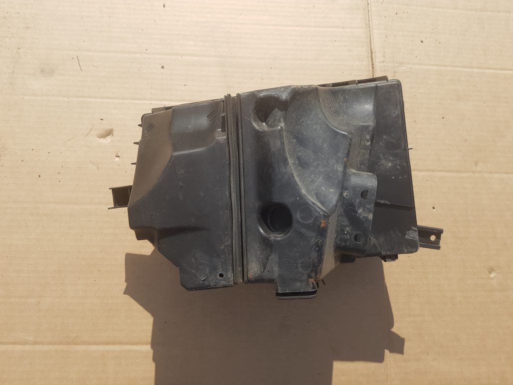 Gaisa filtra korpuss priekš VOLVO XC90 2004 1 Gaisa filtra korpuss priekš VOLVO XC90 2004