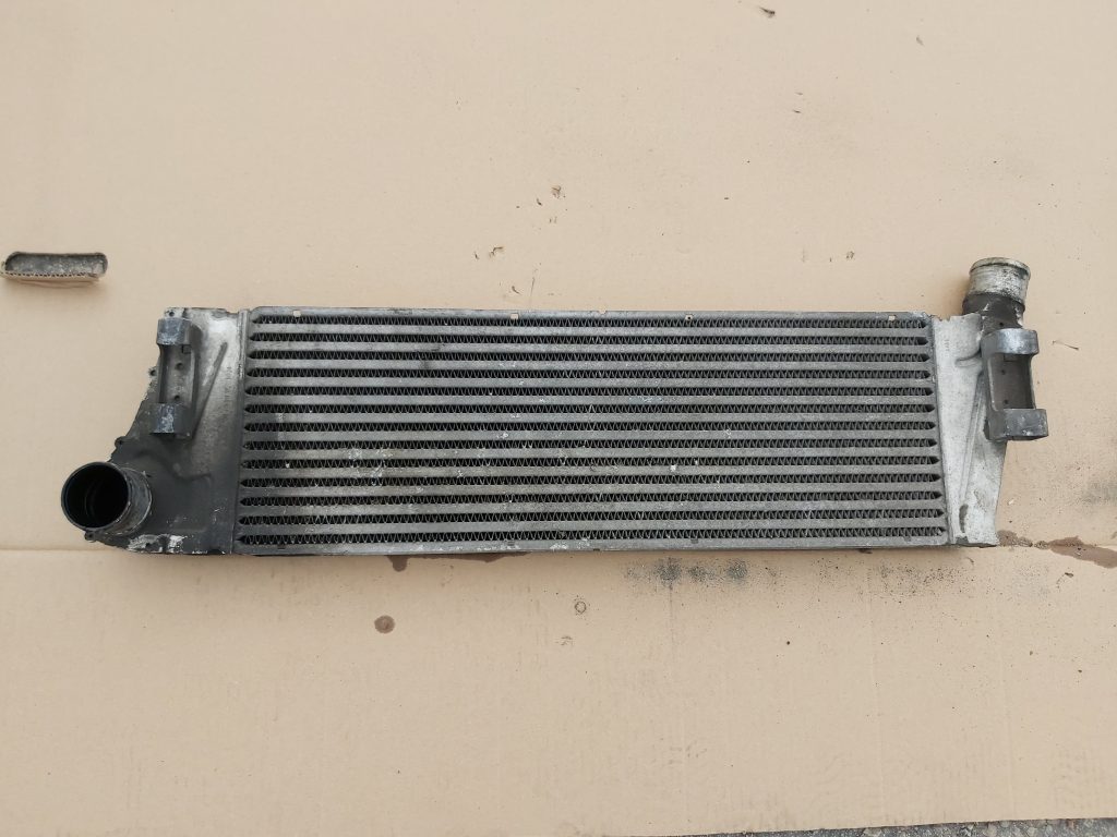 Interkūleris priekš RENAULT MEGANE 2004 1 Interkūleris priekš RENAULT MEGANE 2004