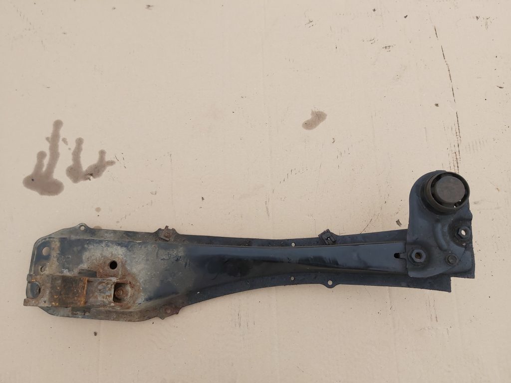 Priekšējais tilts/Priekšējais šķērsnis priekš TOYOTA AVENSIS 2004