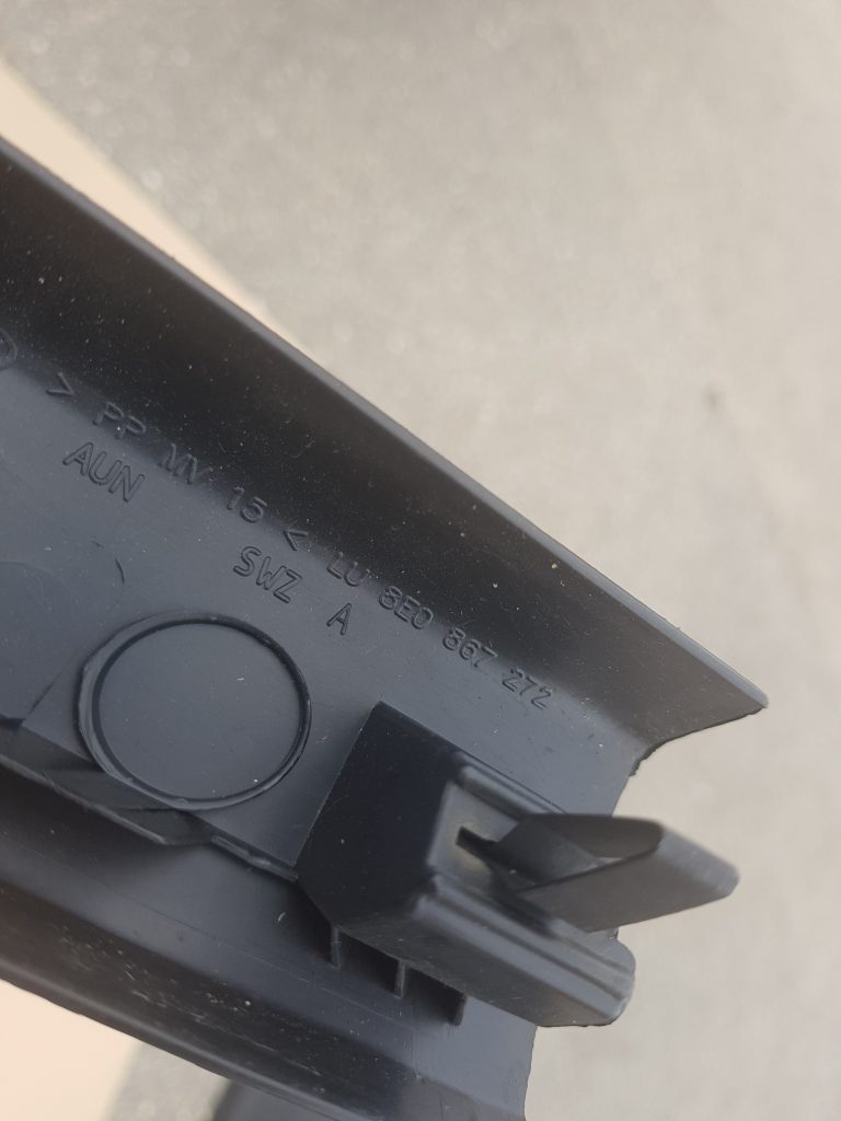 Sliekšņa priekšēja kreisa uzlika (salonā) priekš AUDI A4 2005 2 Sliekšņa priekšēja kreisa uzlika (salonā) priekš AUDI A4 2005