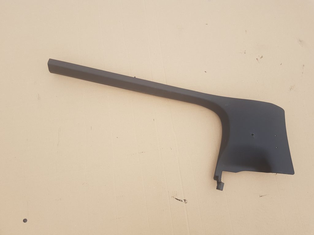 Sliekšņa priekšēja kreisa uzlika (salonā) priekš AUDI A4 2005 1 Sliekšņa priekšēja kreisa uzlika (salonā) priekš AUDI A4 2005