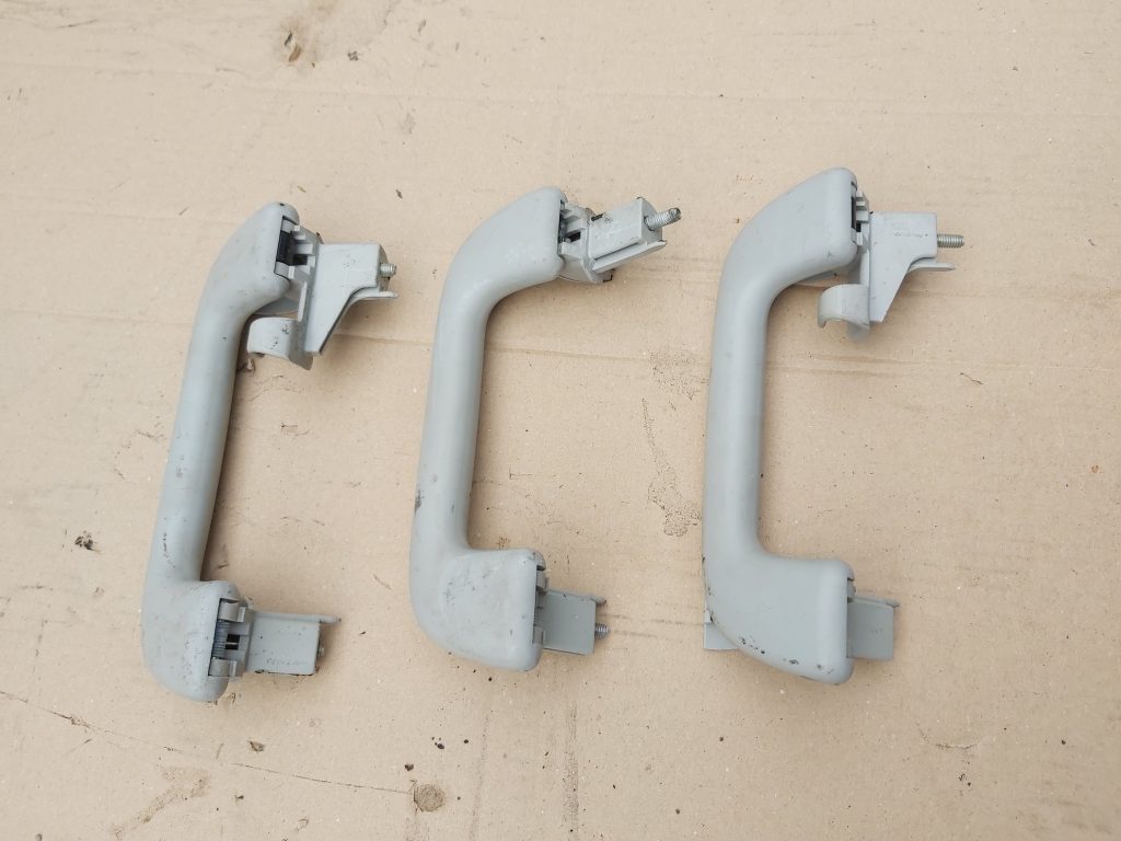 Salona rokturis griestos priekš TOYOTA COROLLA VERSO 2009