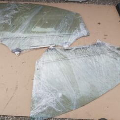 Priekšējo labo durvju stikls priekš TOYOTA COROLLA VERSO 2009