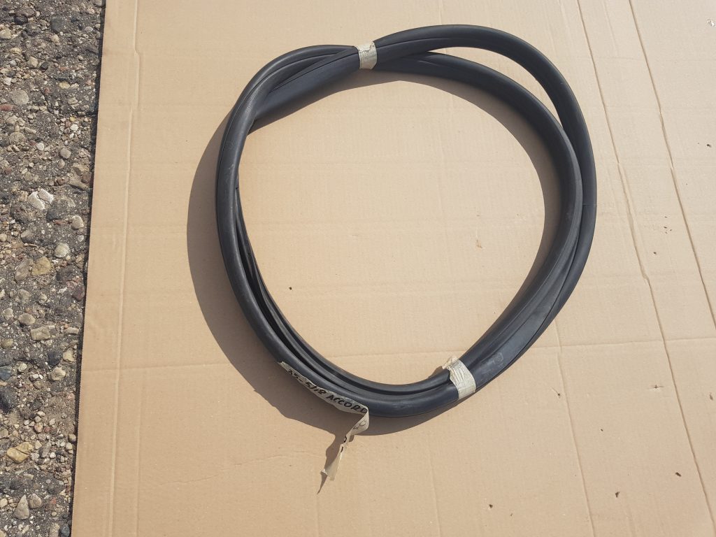 Durvju gumija priekš HONDA ACCORD 2007 YR565P