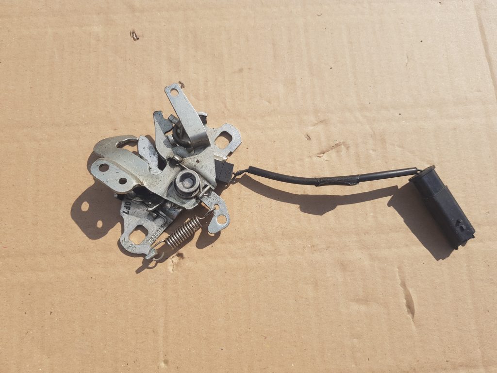 Pārsega slēdzene priekš CITROEN C4 2018 1 Pārsega slēdzene priekš CITROEN C4 2018