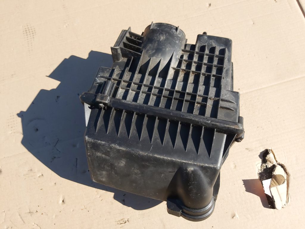 Gaisa filtra korpuss priekš PEUGEOT 307 2007 1 Gaisa filtra korpuss priekš PEUGEOT 307 2007