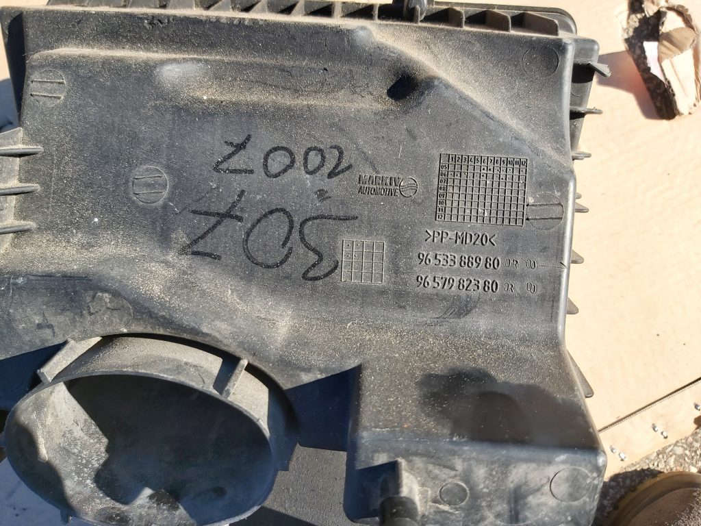 Gaisa filtra korpuss priekš PEUGEOT 307 2007 2 Gaisa filtra korpuss priekš PEUGEOT 307 2007