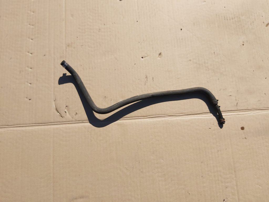 Gumijas šļūtene priekš VOLVO V70 1997 1 Gumijas šļūtene priekš VOLVO V70 1997