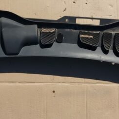 Vējstikla uzlikas (deflektora) režģis priekš VOLVO V70 1997