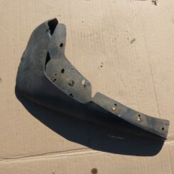 Priekšējais labais dubļu aizsargs priekš VOLVO V70 1997