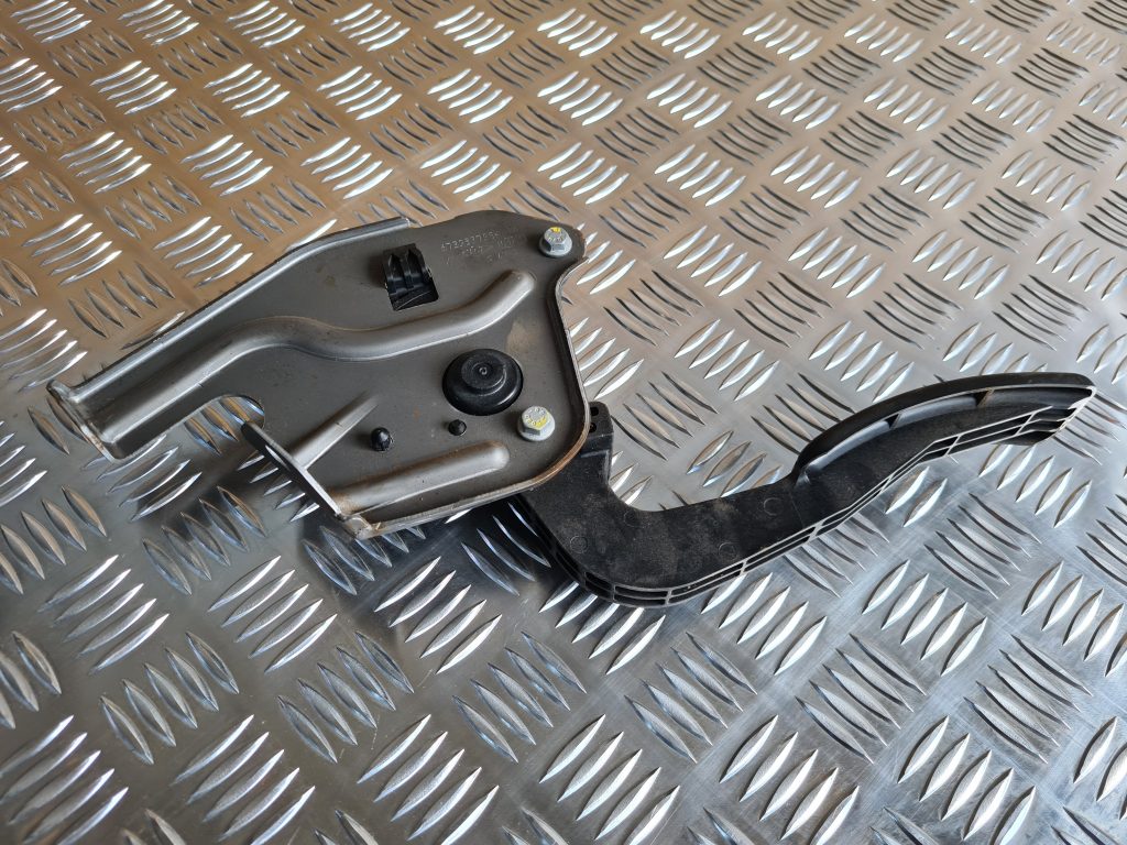 Gāzes pedālis priekš DACIA LODGY 2014