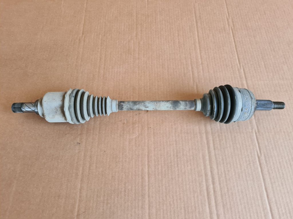 Pusass priekšējā kreisā priekš DACIA LODGY 2014