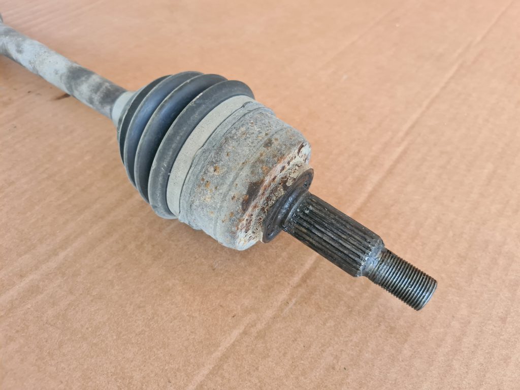 Pusass priekšējā kreisā priekš DACIA LODGY 2014