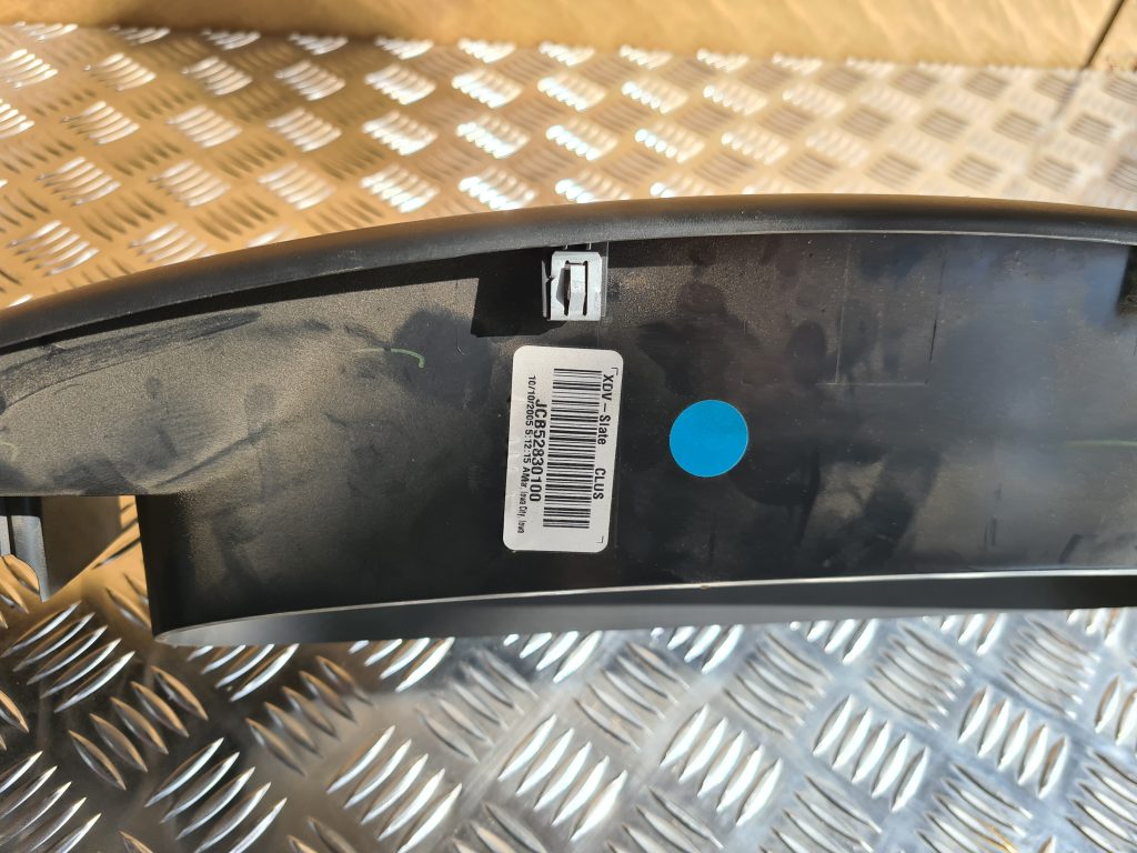 Spidometra apdare priekš CHRYSLER SEBRING 2006 2 Spidometra apdare priekš CHRYSLER SEBRING 2006