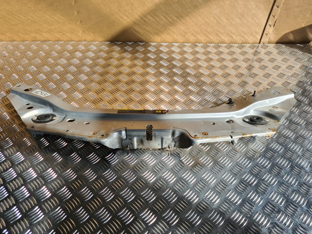 Priekšējā radiatora rāmja augšēja daļa priekš CHRYSLER SEBRING 2006 1 Priekšējā radiatora rāmja augšēja daļa priekš CHRYSLER SEBRING 2006