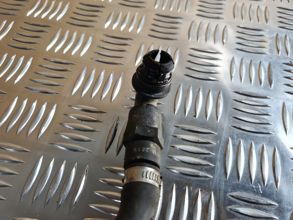 Dzesēšanas šķidruma šļūtene priekš CHRYSLER SEBRING 2006 2 Dzesēšanas šķidruma šļūtene priekš CHRYSLER SEBRING 2006